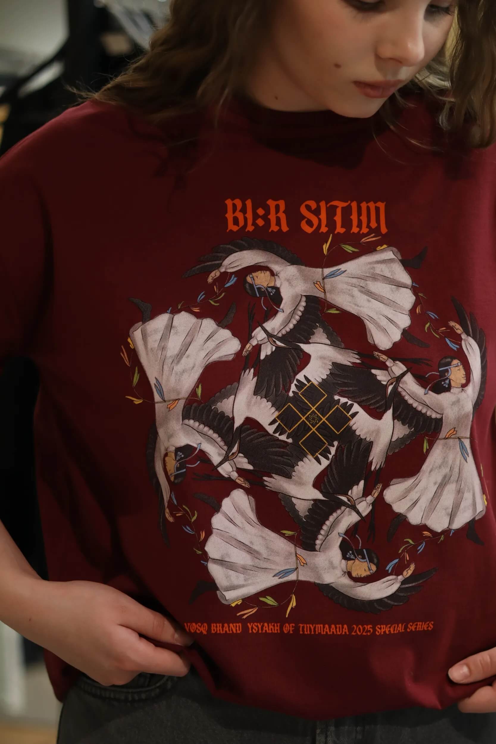 Футболка от бренда VOSQ