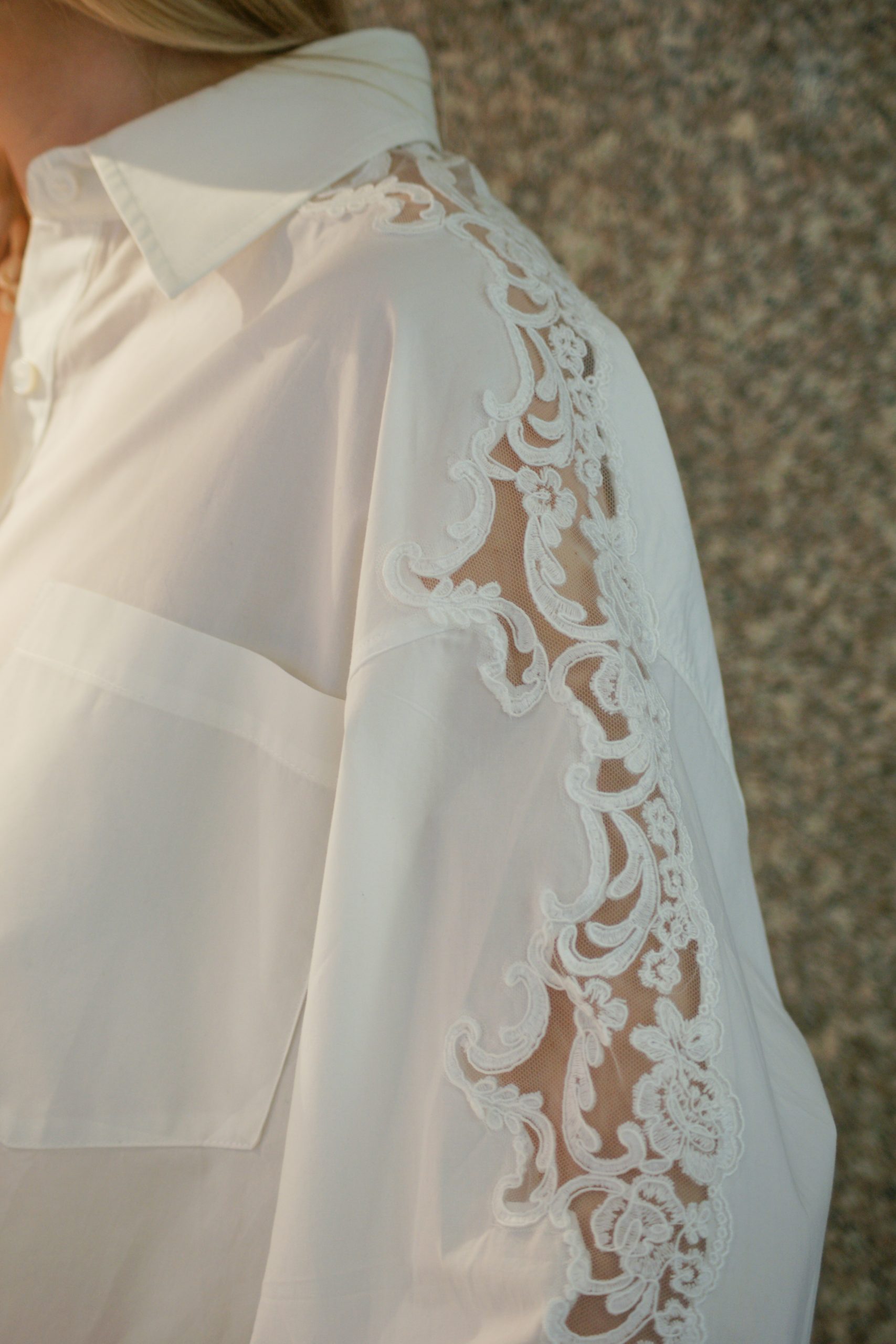 Рубашка  оверсайз с кружевом на рукавах